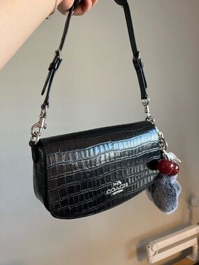 Coach Andrea Black Croc-Embossed Leather Shoulder bag.